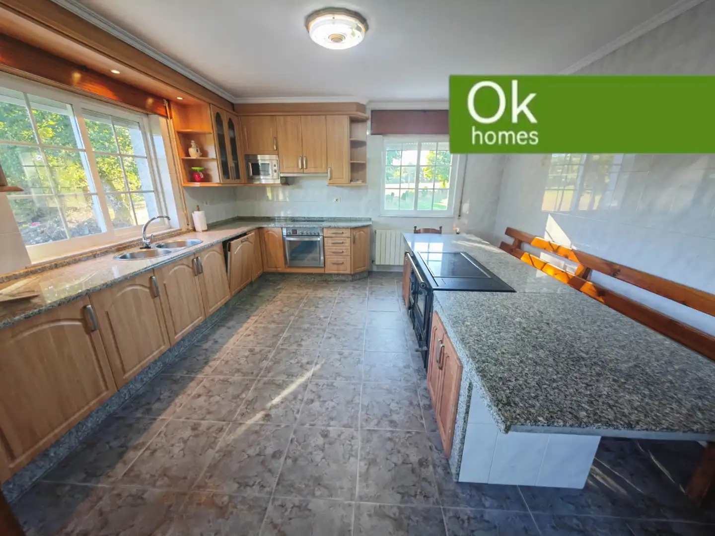Detached house with terrace for sale in Friol, imagen 2