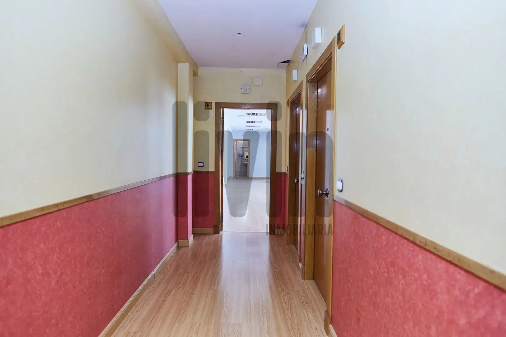 Oficina en venta en Jaén con Aire acondicionado y Calefacción