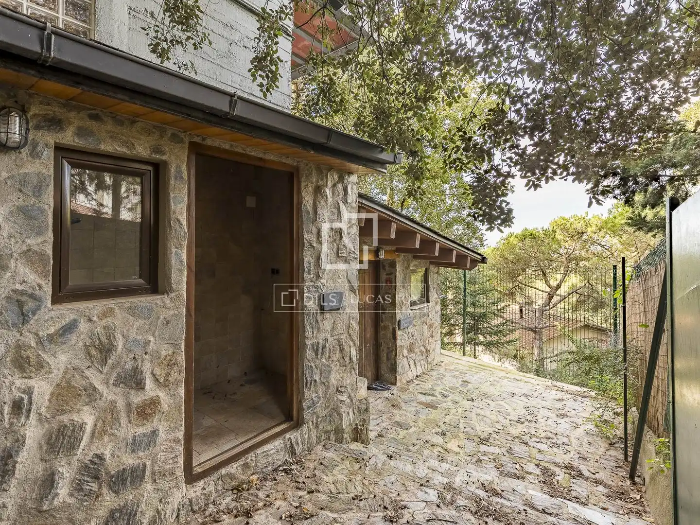 Vista exterior de Casa o chalet en venta en Barcelona con Aire acondicionado, Calefacción y Jardín privado