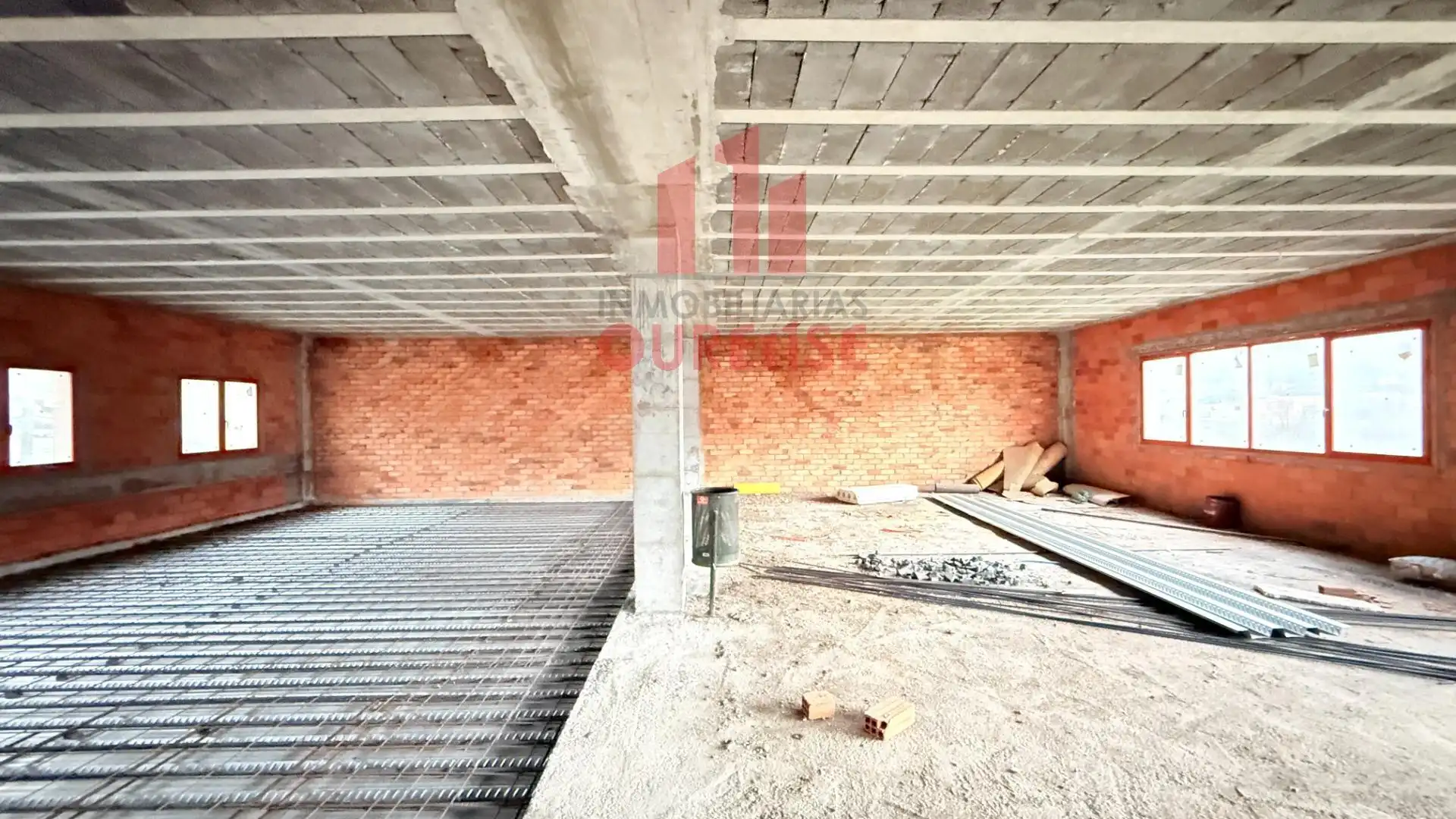 Fabrikhallen zur Miete in Ourense Capital 