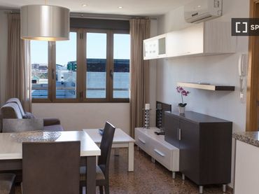 Flat with balcony to rent in Campanar