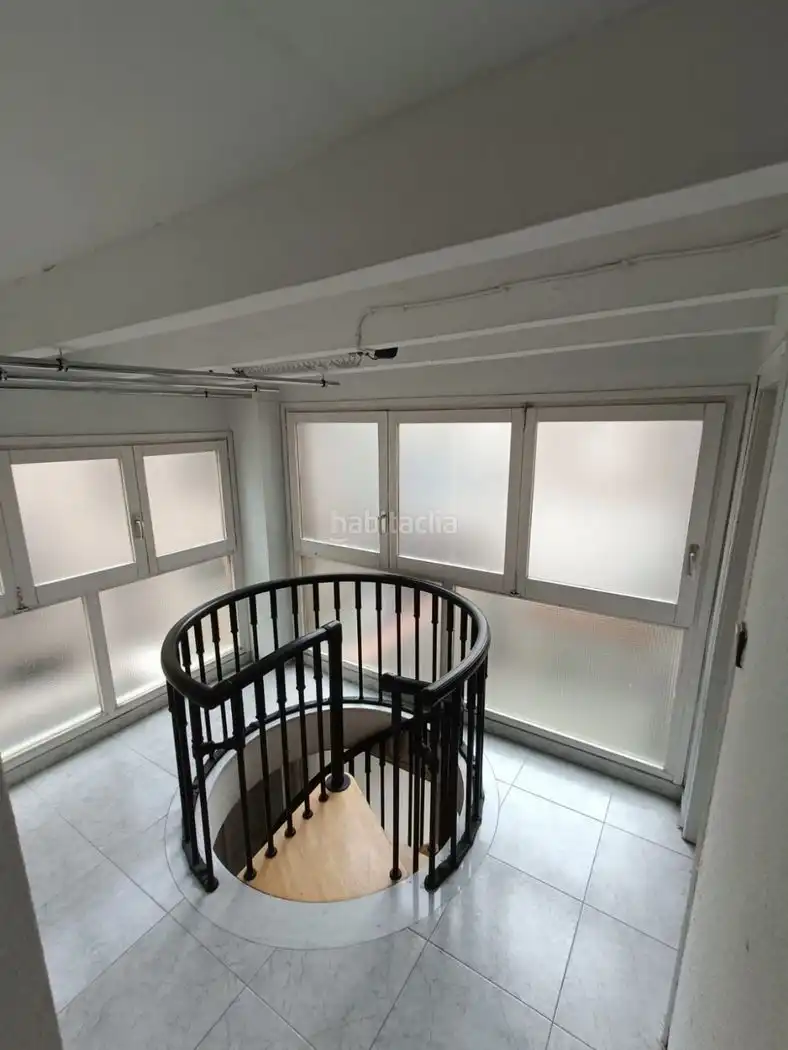 Local commercial à louer à Plaça de Fra Bernadí 6, imagen 5