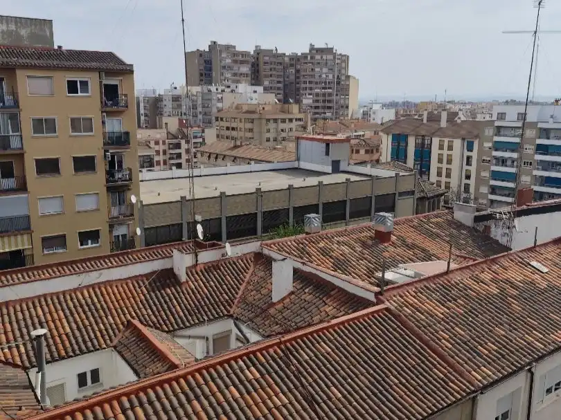 Außenansicht von Wohnung zur Miete in  Zaragoza Capital mit Balkon