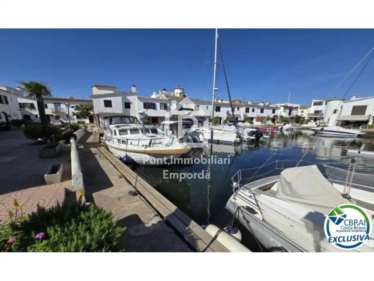 Vista exterior de Casa o chalet en venta en Empuriabrava con Aire acondicionado, Calefacción y Terraza