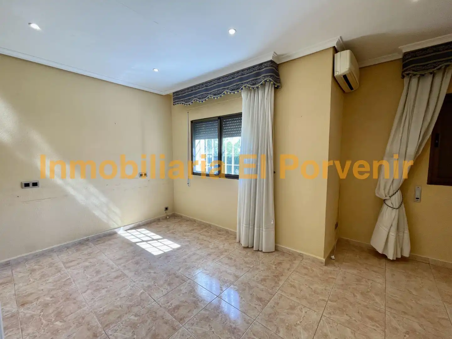Casa o chalet en venta en Torrent con Aire acondicionado, Jardín privado y Terraza