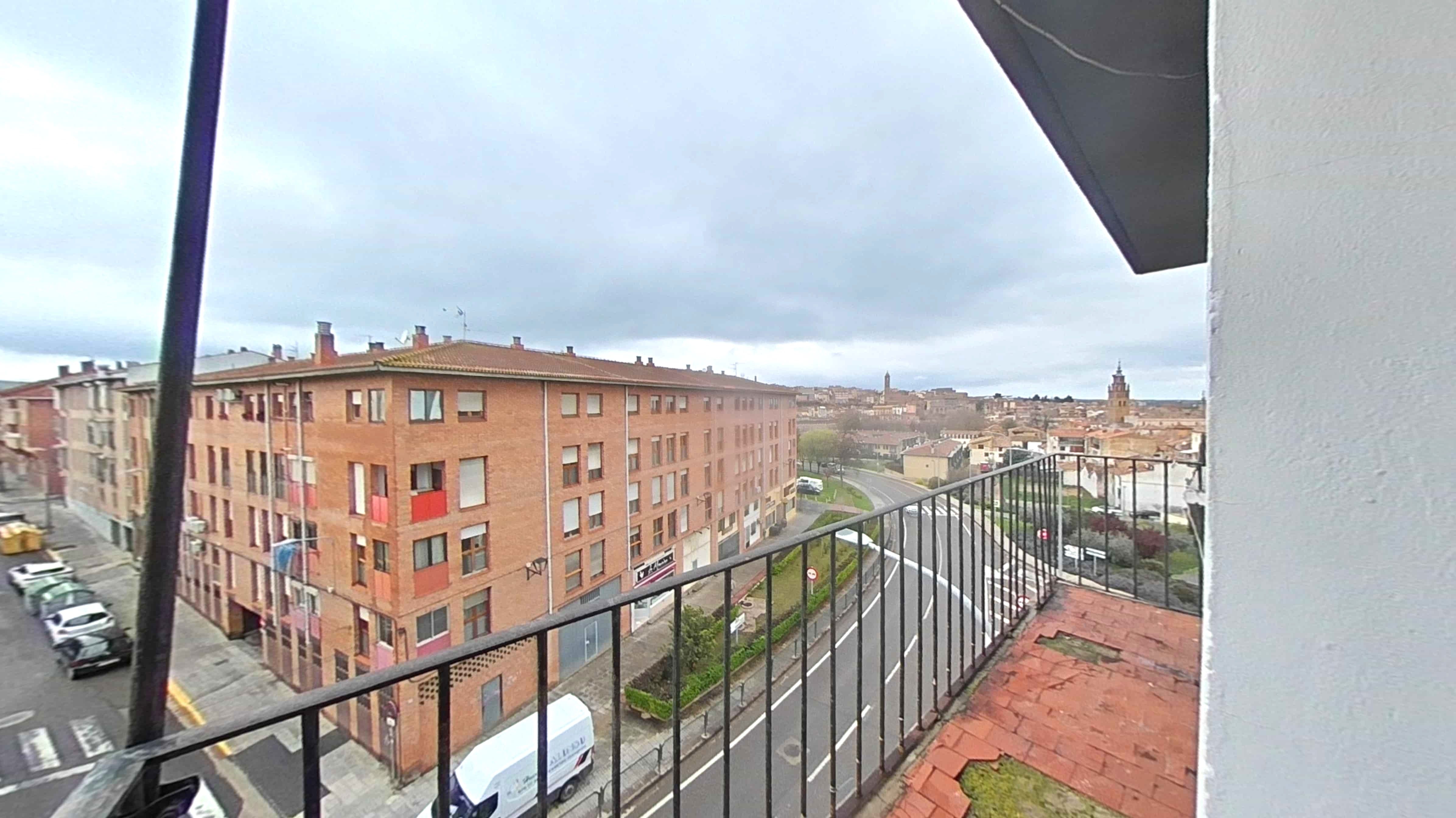 Vista exterior de Piso en venta en Tarazona con Calefacción, Terraza y Balcón