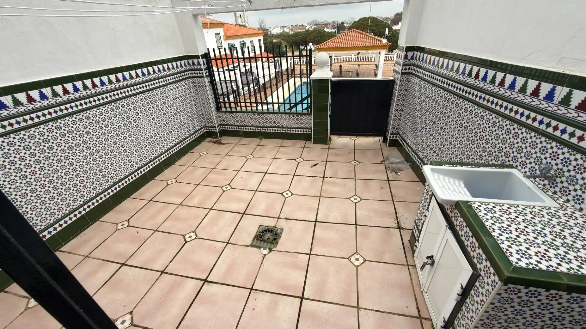 Vista exterior de Casa adosada de alquiler en Punta Umbría con Terraza y Piscina comunitaria