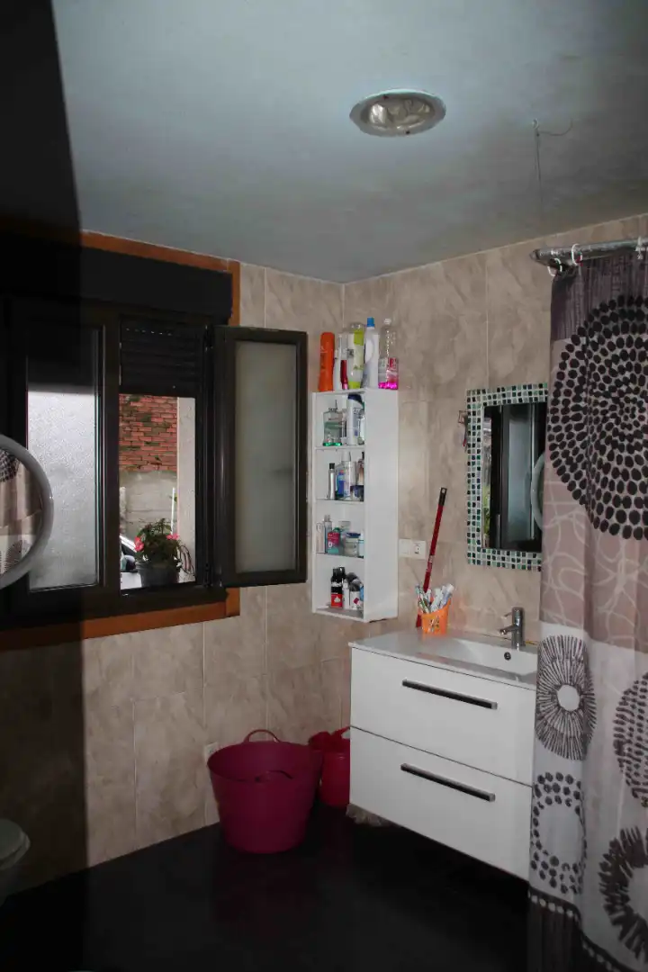 Baño de Casa o chalet en venta en Valga con Jardín privado, Trastero y Amueblado