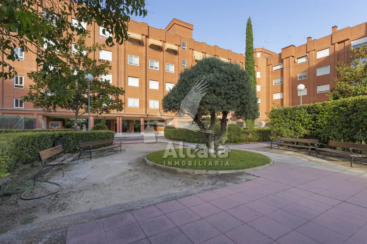 Vista exterior de Piso en venta en Alcalá de Henares con Aire acondicionado, Calefacción y Trastero