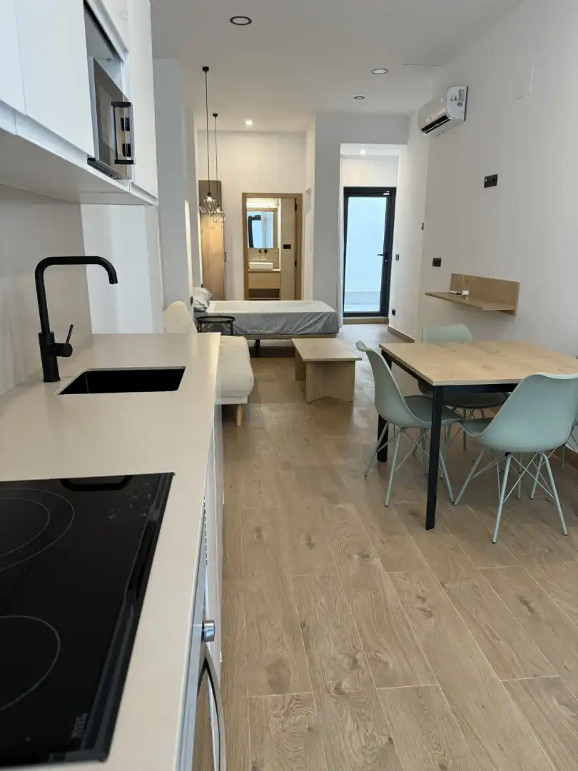 Habitación de Estudio en venta en Valencia con Aire acondicionado, Terraza y Amueblado
