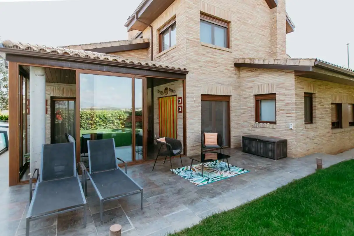 Terrassa de Casa o xalet en venda en Banastás amb Aire condicionat, Calefacció i Jardí privat