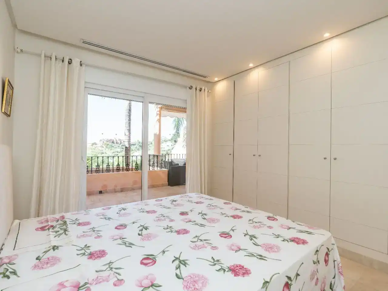 Habitación de Piso en venta en Marbella con Aire acondicionado, Terraza y Piscina