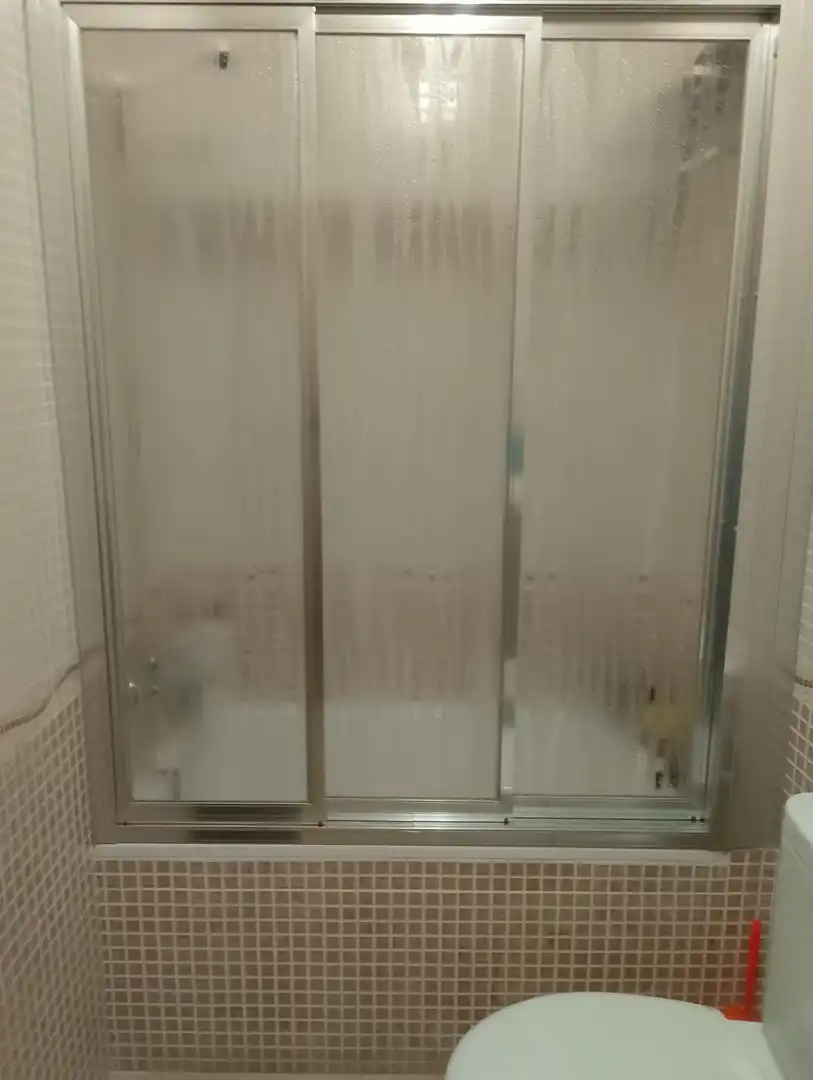 Badezimmer von Wohnung zum Verkauf in Escalona mit Klimaanlage