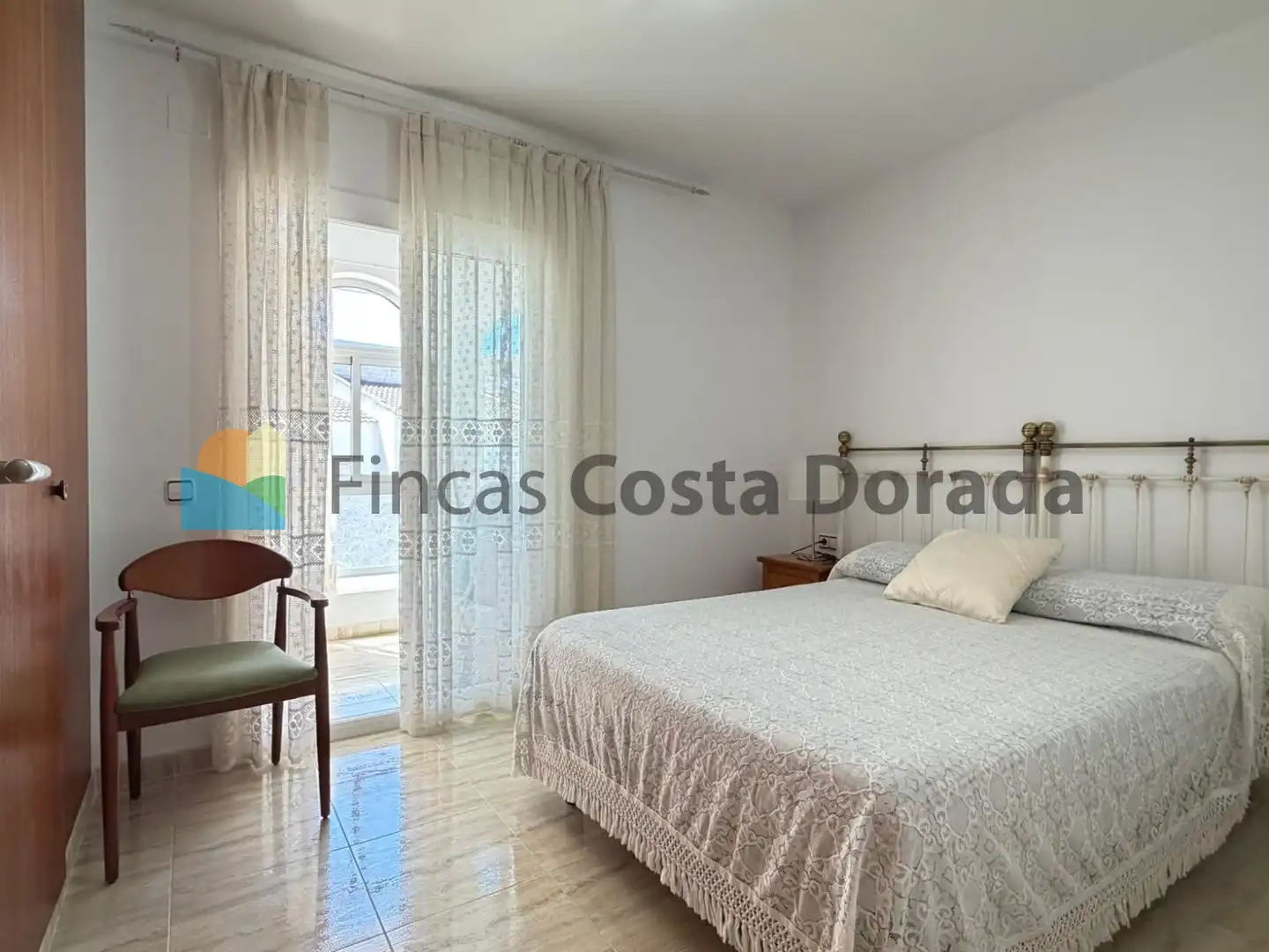 Dormitori de Casa adosada en venda en Cubelles amb Aire condicionat, Calefacció i Jardí privat