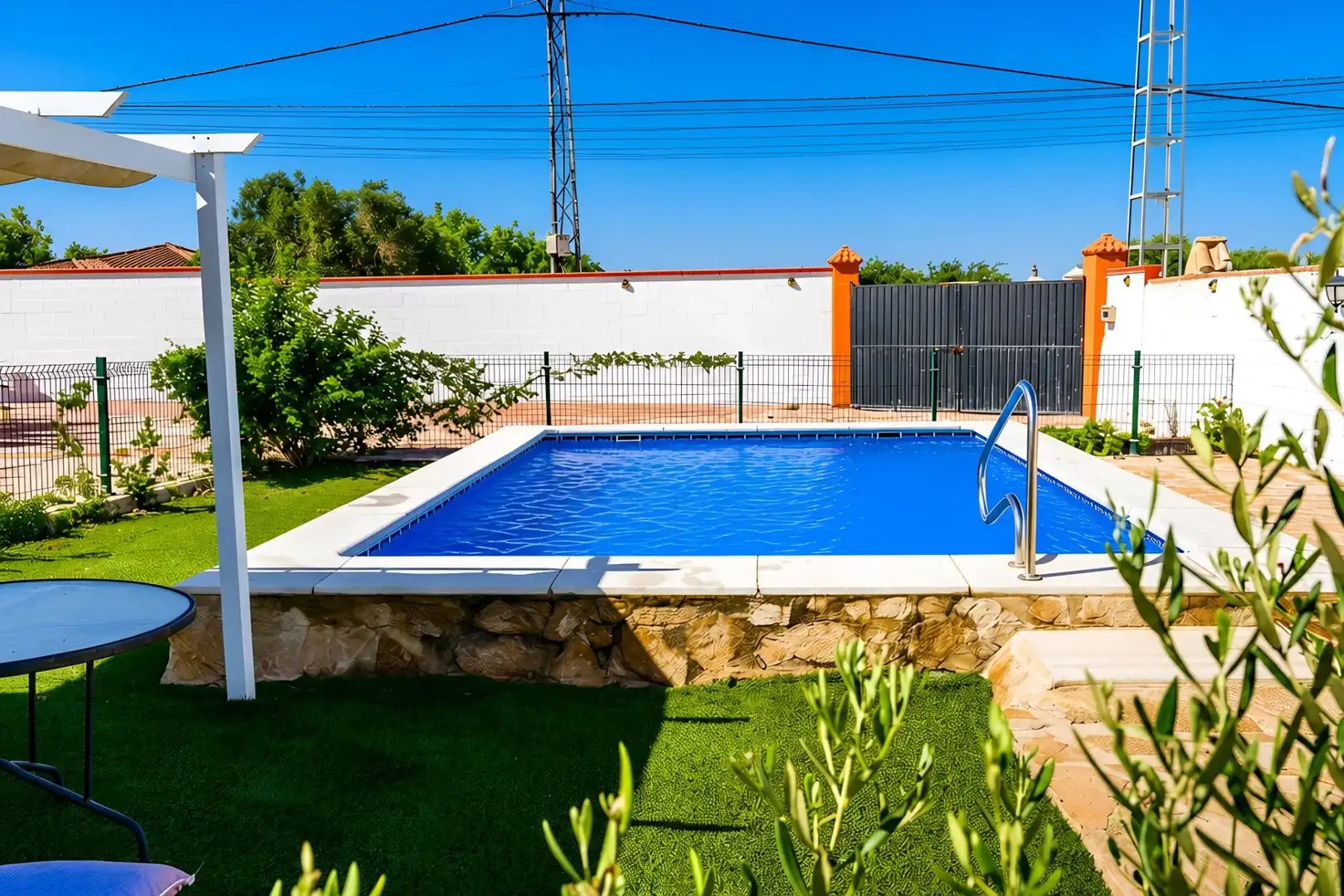 Piscina de Casa o xalet en venda en Chiclana de la Frontera amb Aire condicionat, Jardí privat i Terrassa