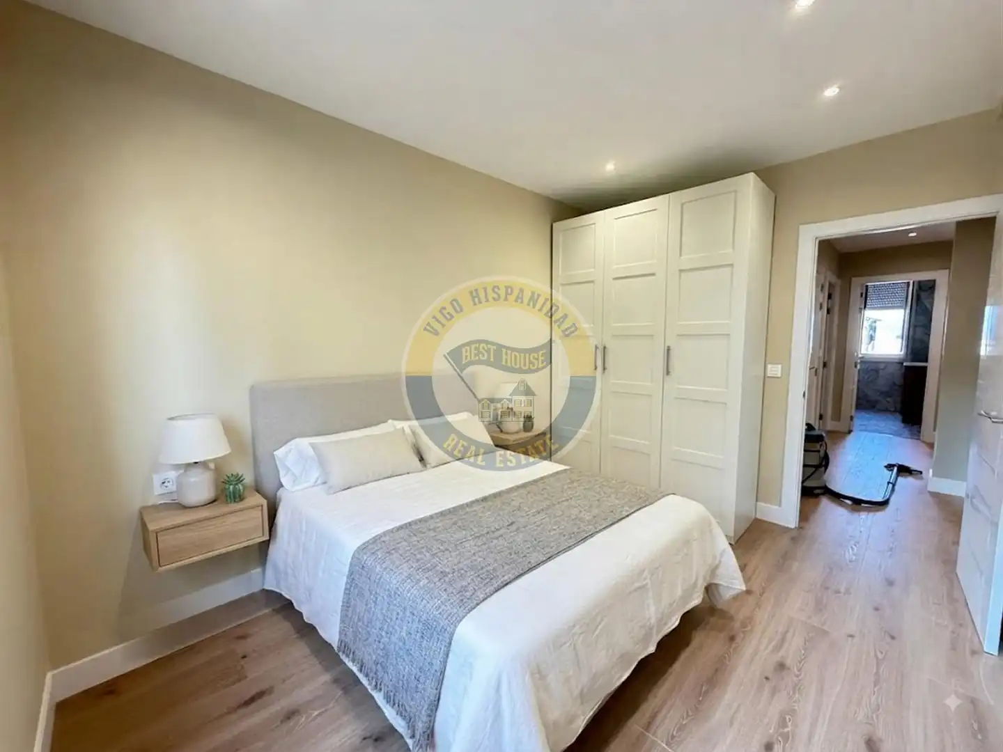 Habitación de Piso de alquiler en Vigo  con Calefacción, Parquet y Amueblado