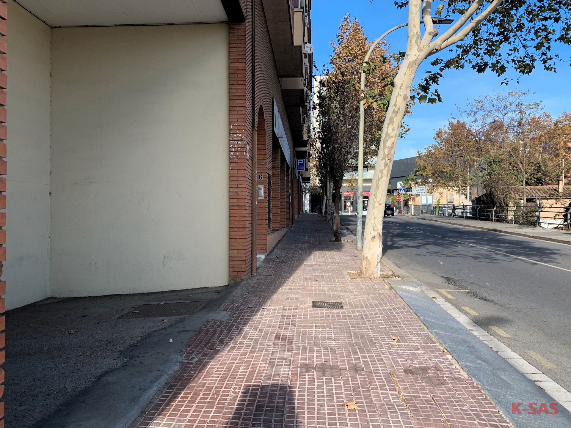Vista exterior de Garatge en venda en Esplugues de Llobregat