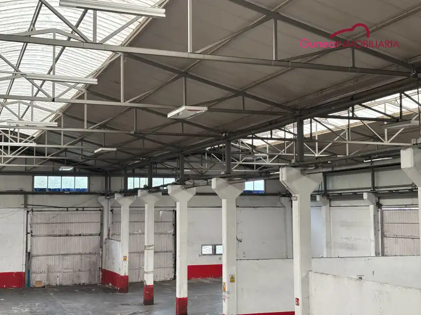 Außenansicht von Fabrikhallen zur Miete in Lezo