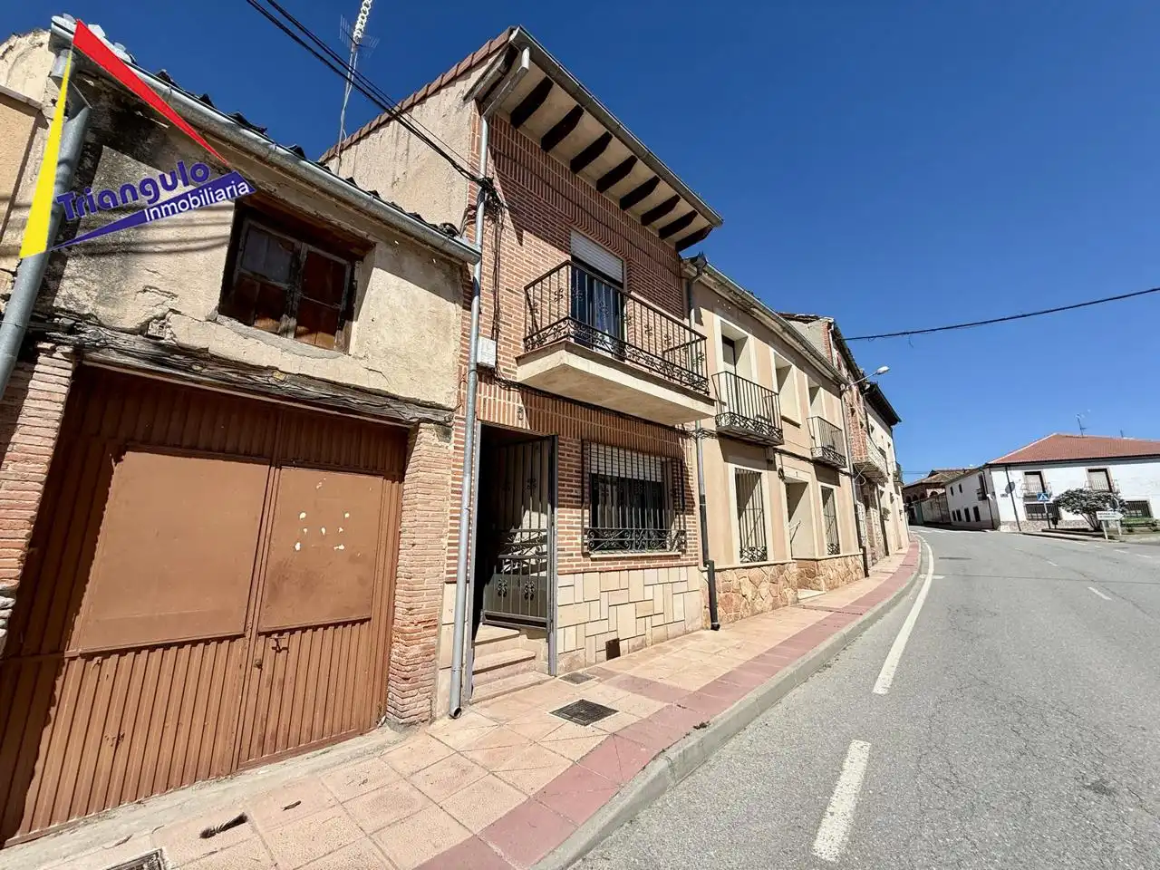 Exterior view of Houses for sale in Escalona del Prado  with Heating