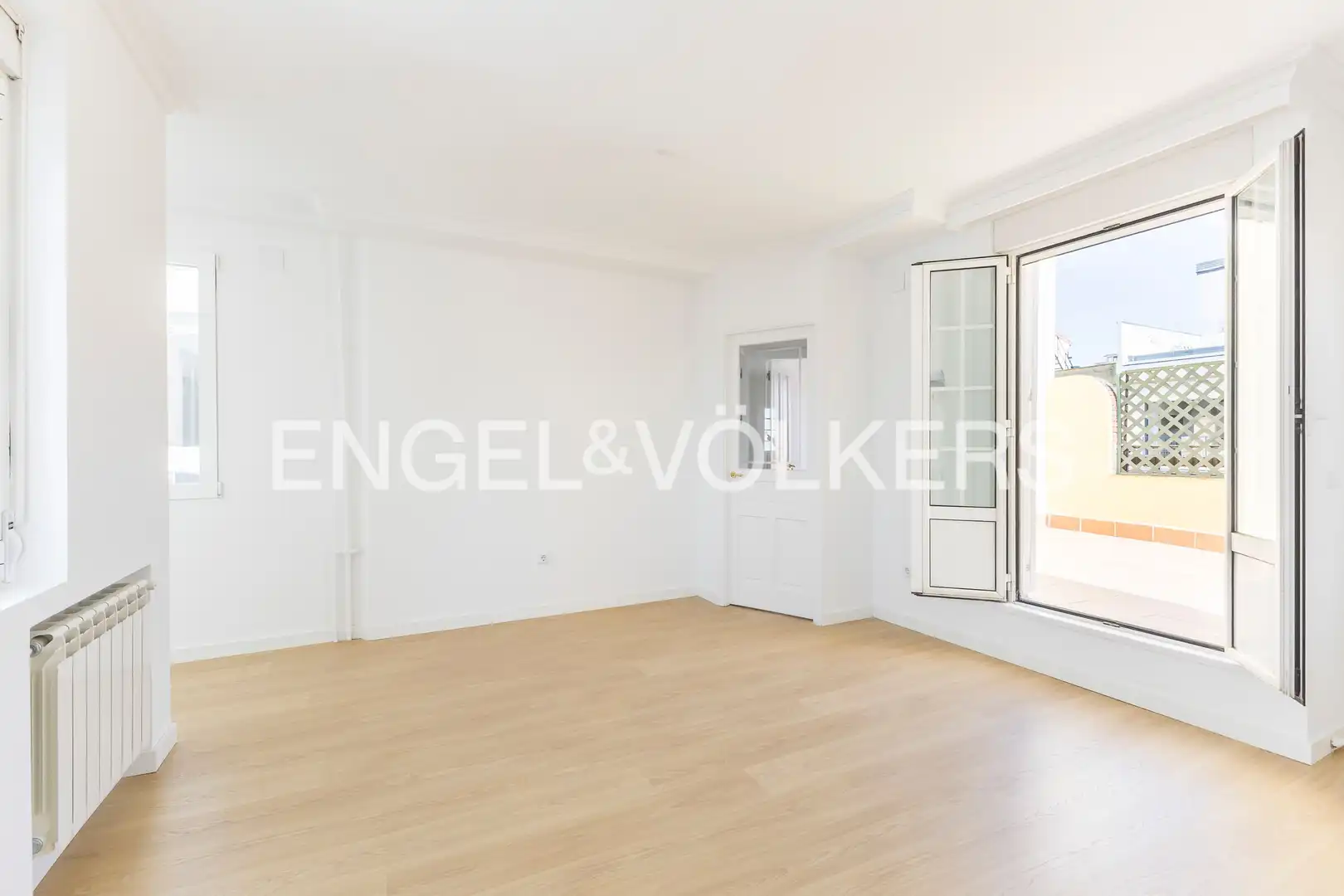 Sala d'estar de Àtic en venda en Madrid amb Aire condicionat, Calefacció i Terrassa