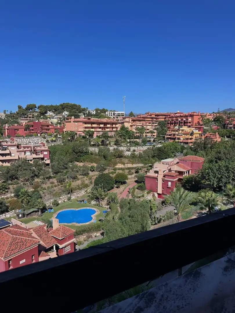 Vista exterior de Apartamento en venta en Marbella con Jardín privado, Terraza y Trastero