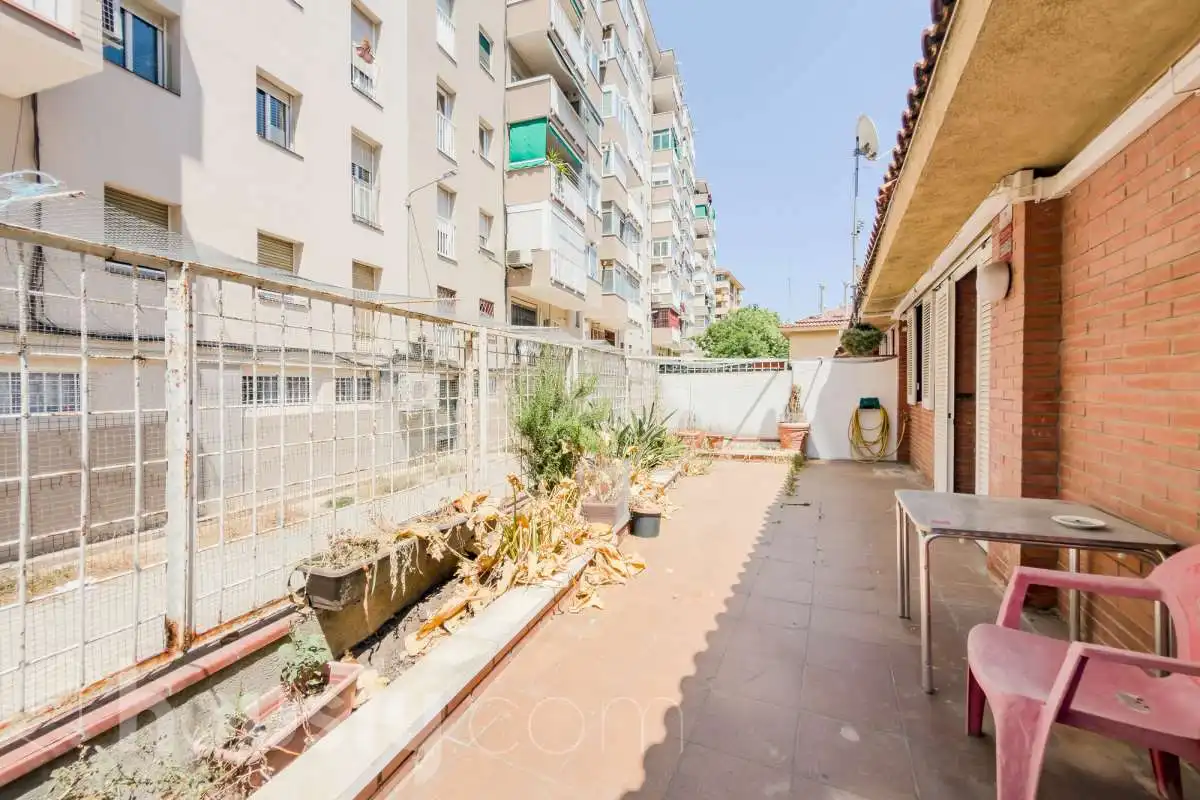 Terrassa de Casa o xalet en venda en Barcelona amb Jardí privat, Terrassa i Traster