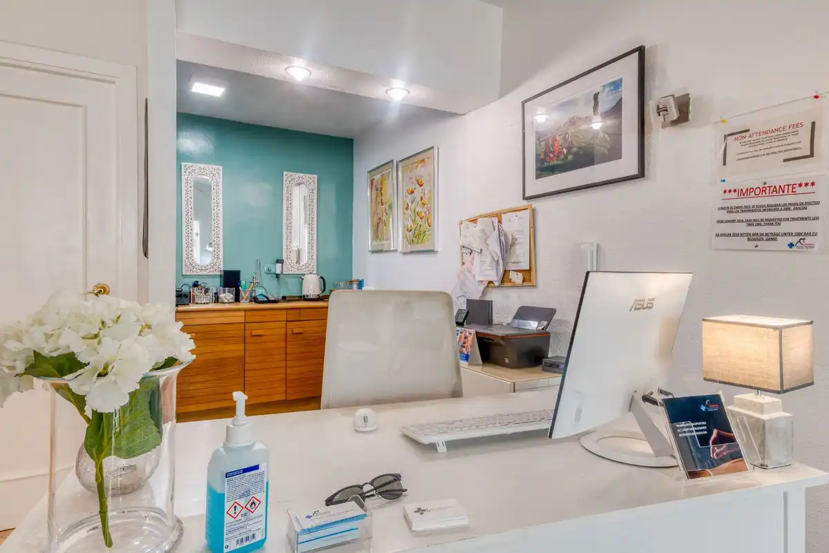 Planta baja en venta en Estepona con Aire acondicionado, Terraza y Piscina comunitaria
