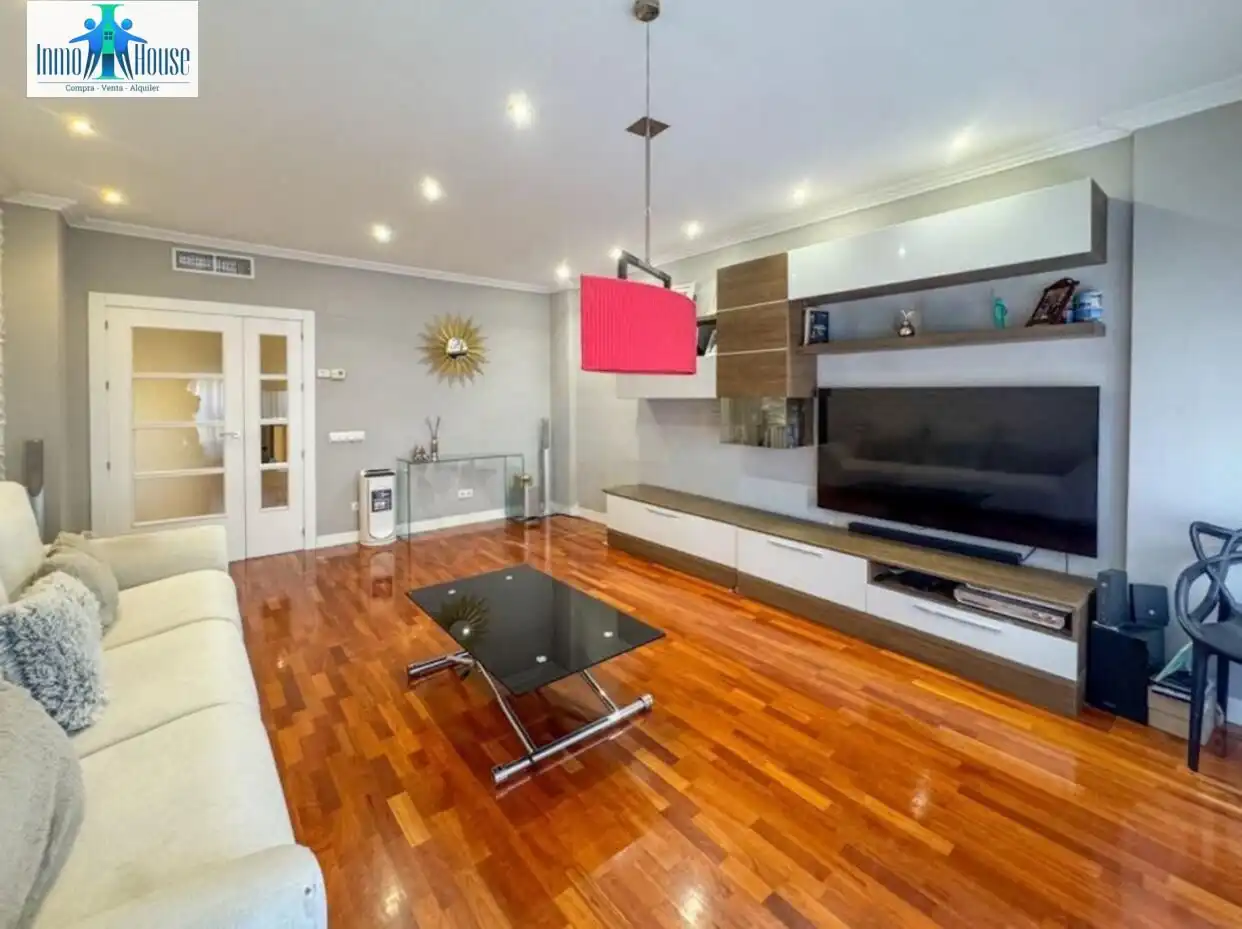 Living room of Flat for sale in Albacete  with Air Conditioner, Heating and Storage room