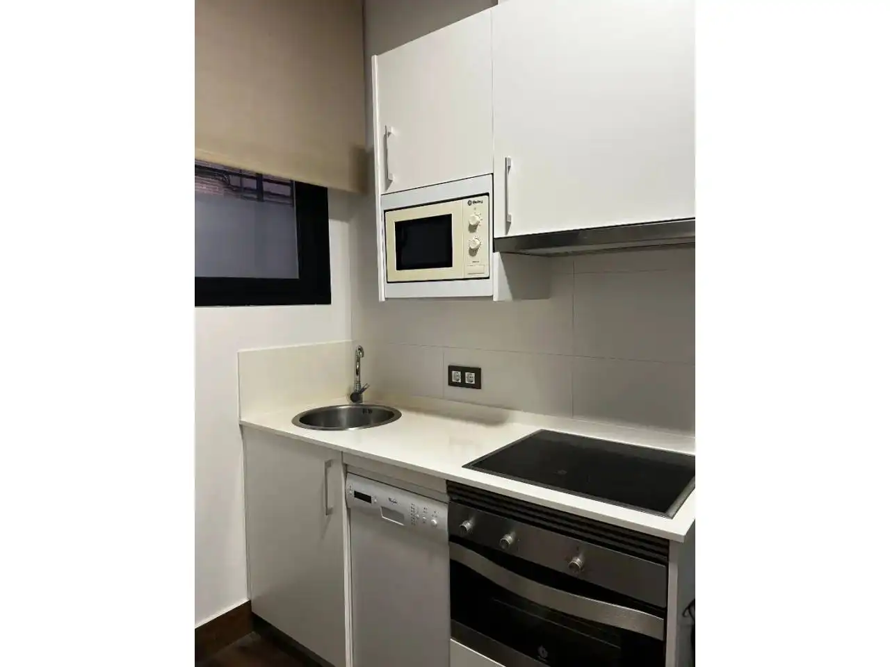 Kitchen of Study for sale in L'Hospitalet de Llobregat  with Air Conditioner, Heating and Parquet flooring