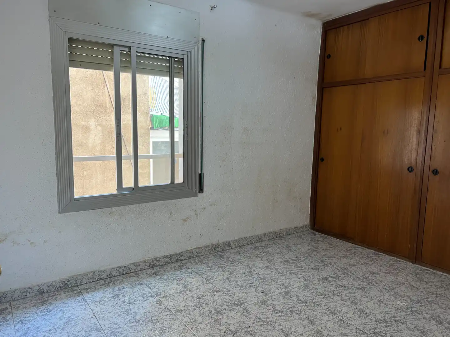 Habitación de Piso en venta en Badalona con Horno, Balcón y Alarma