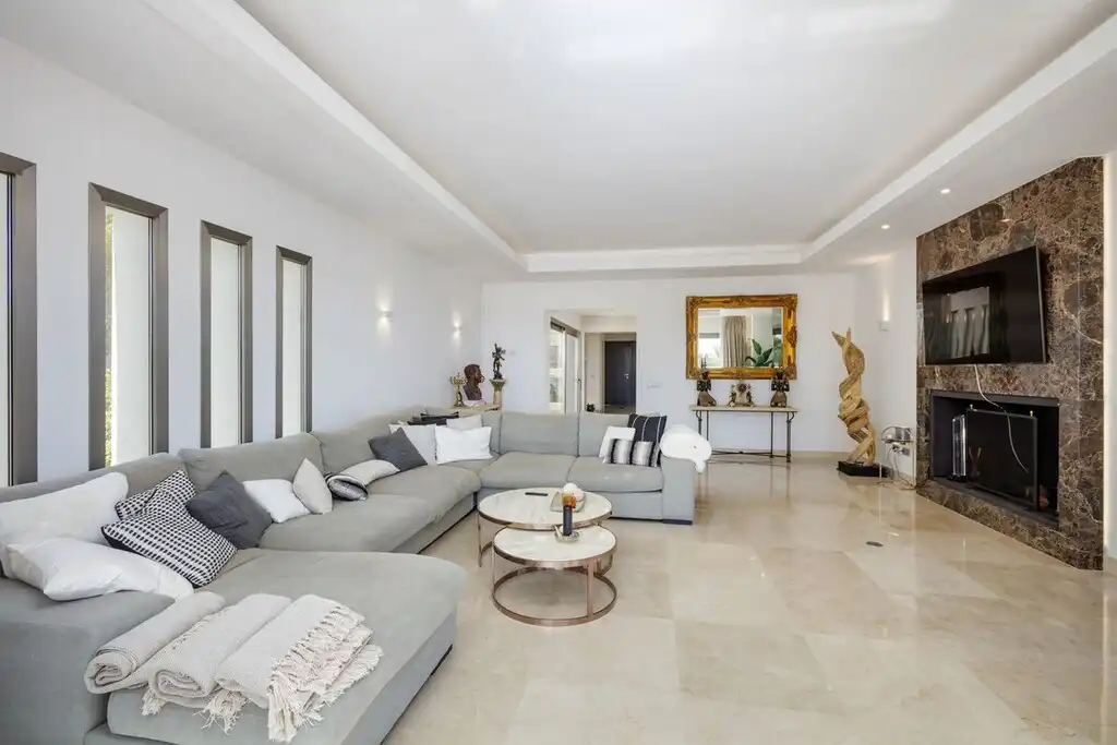 Detached house with pool for sale in Estepona Pueblo, imagen 16