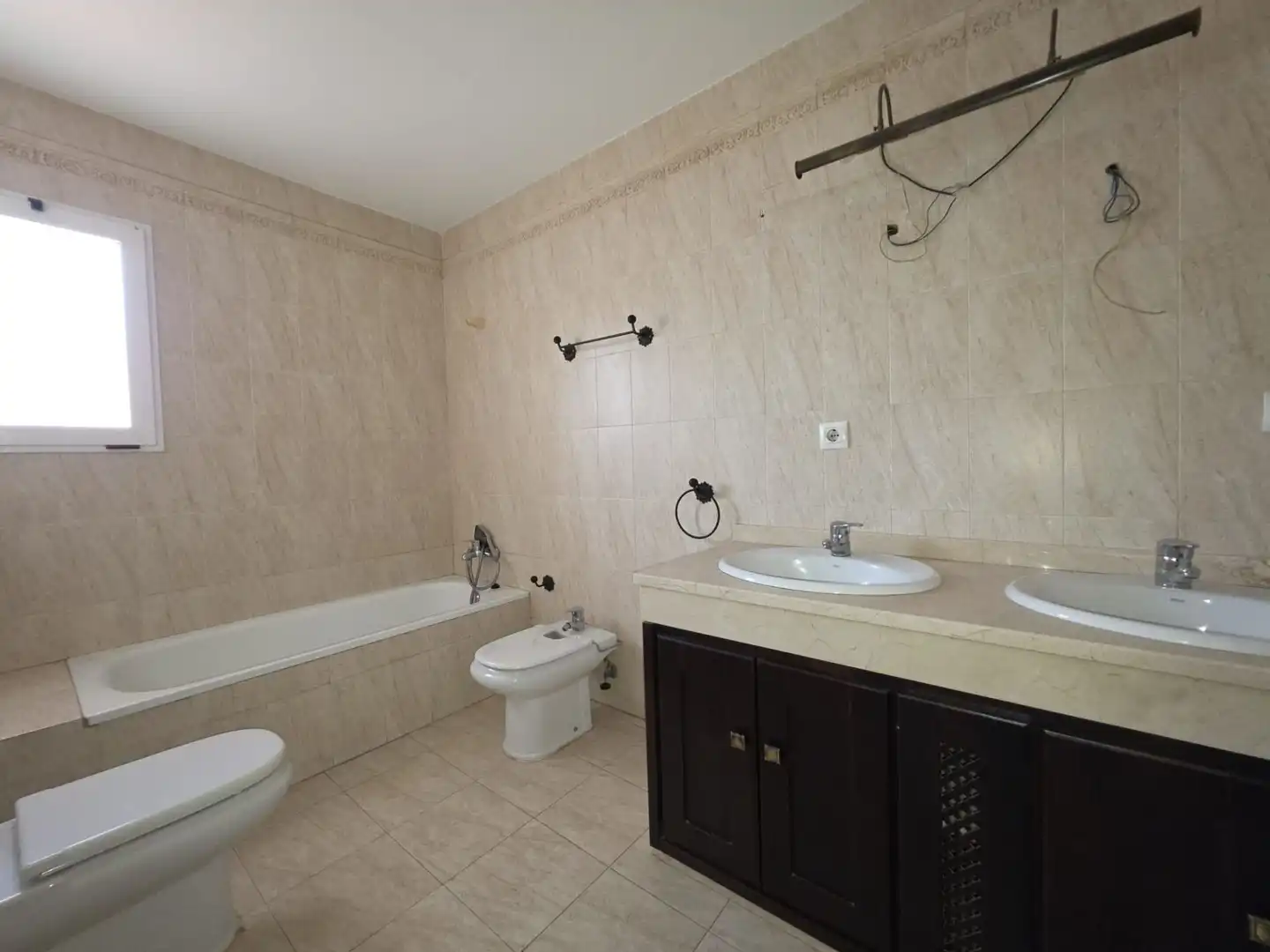 Bathroom of Houses for sale in Córdoba  with Air Conditioner