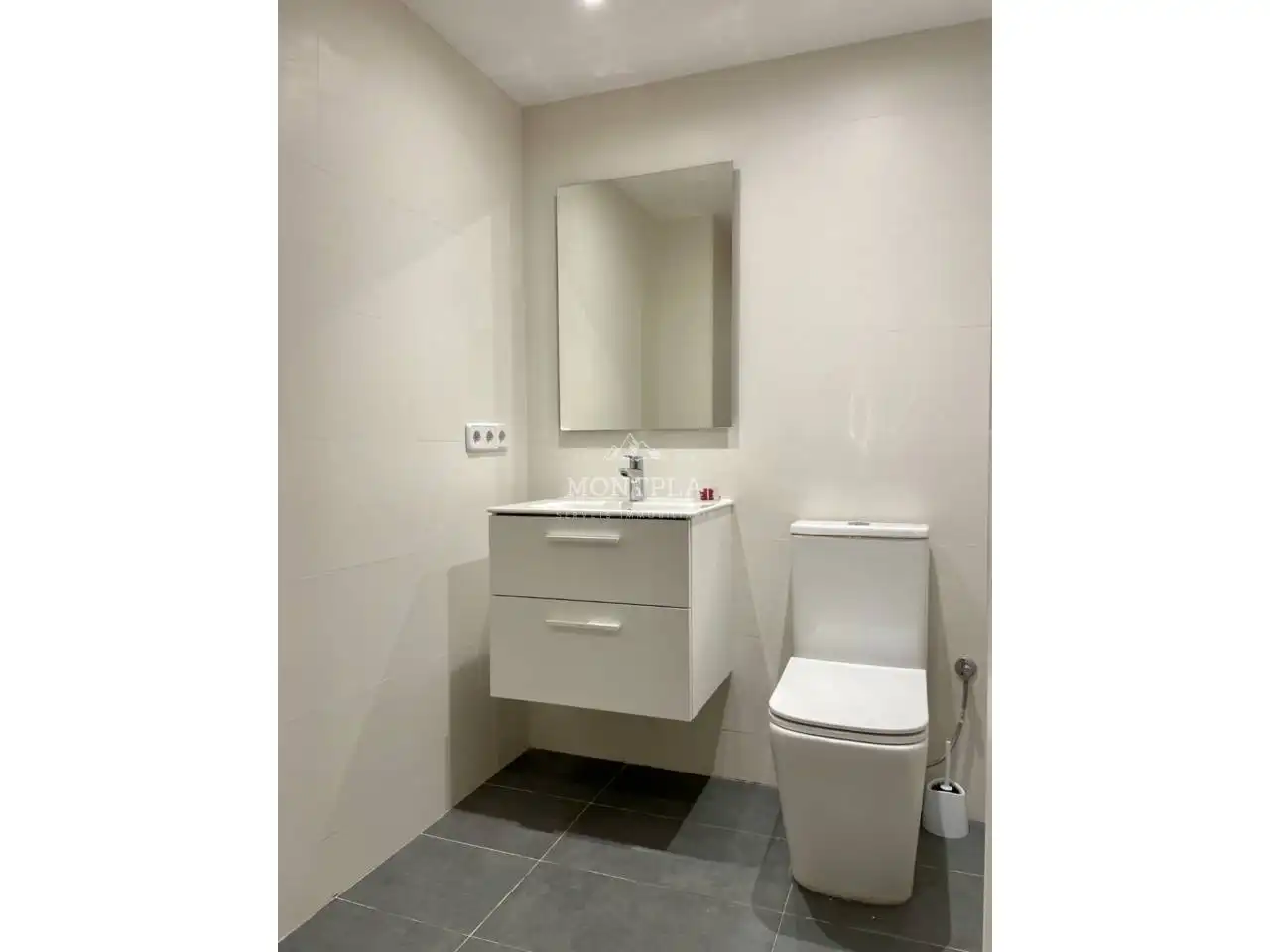 Baño de Piso de alquiler en Andorra la Vella con Terraza, Trastero y Amueblado