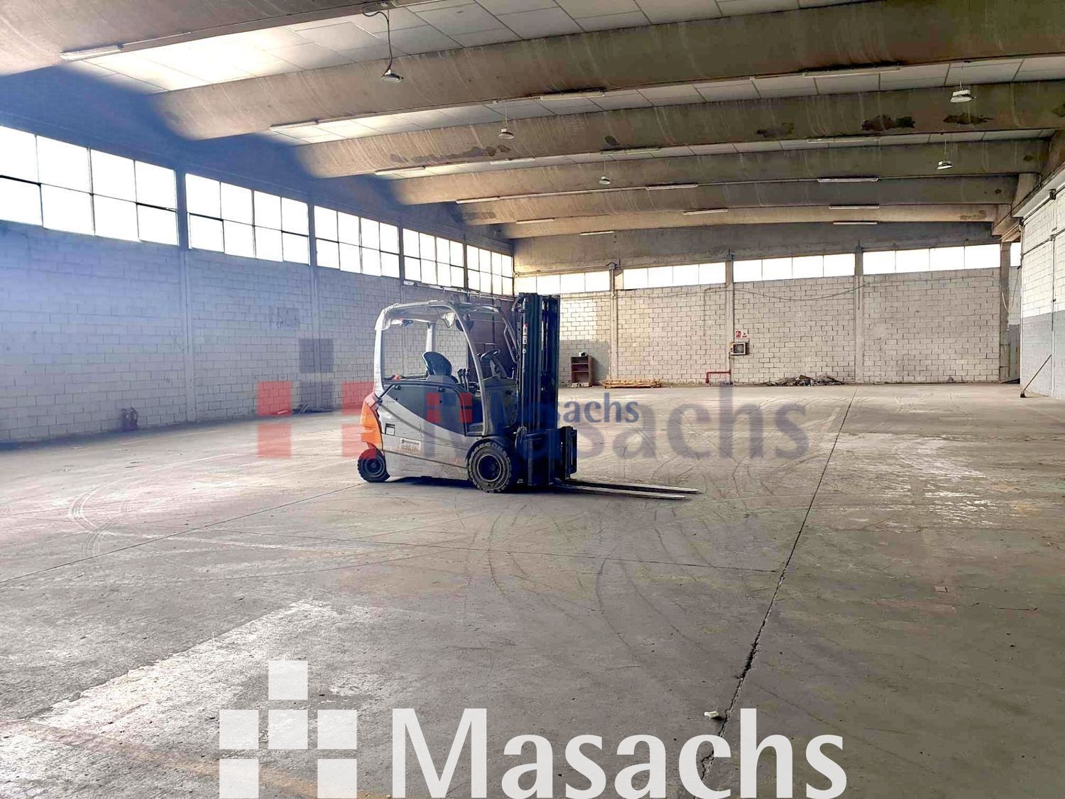 Parking of Industrial buildings to rent in Meco