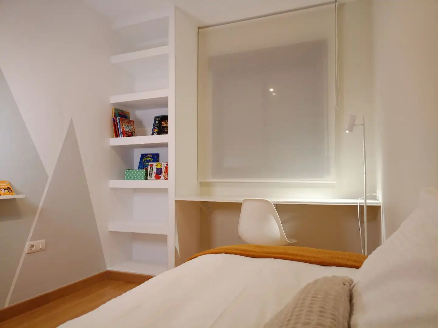 Bedroom of Flat for sale in Monachil  with Air Conditioner