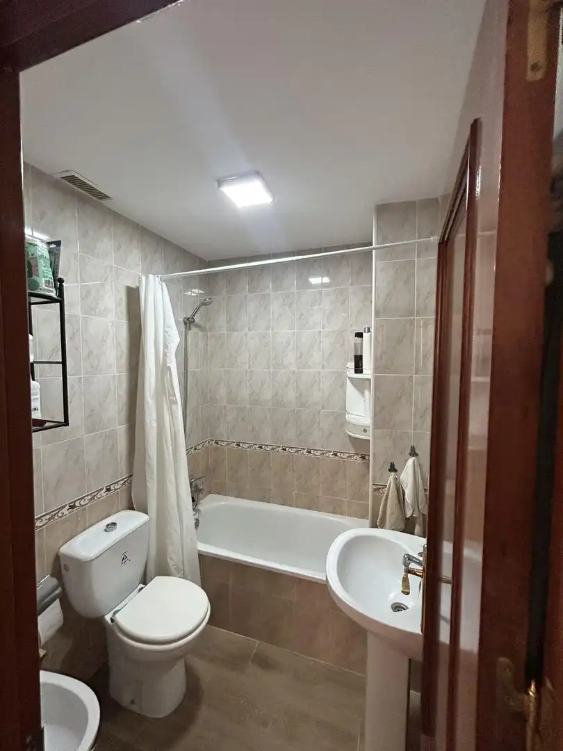 Baño de Estudio de alquiler en El Garrobo, Sevilla