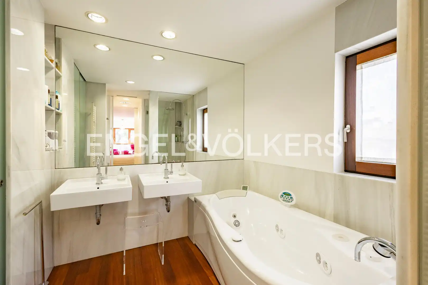 Baño de Casa o chalet en venta en Sant Cugat del Vallès con Aire acondicionado, Calefacción y Jardín privado