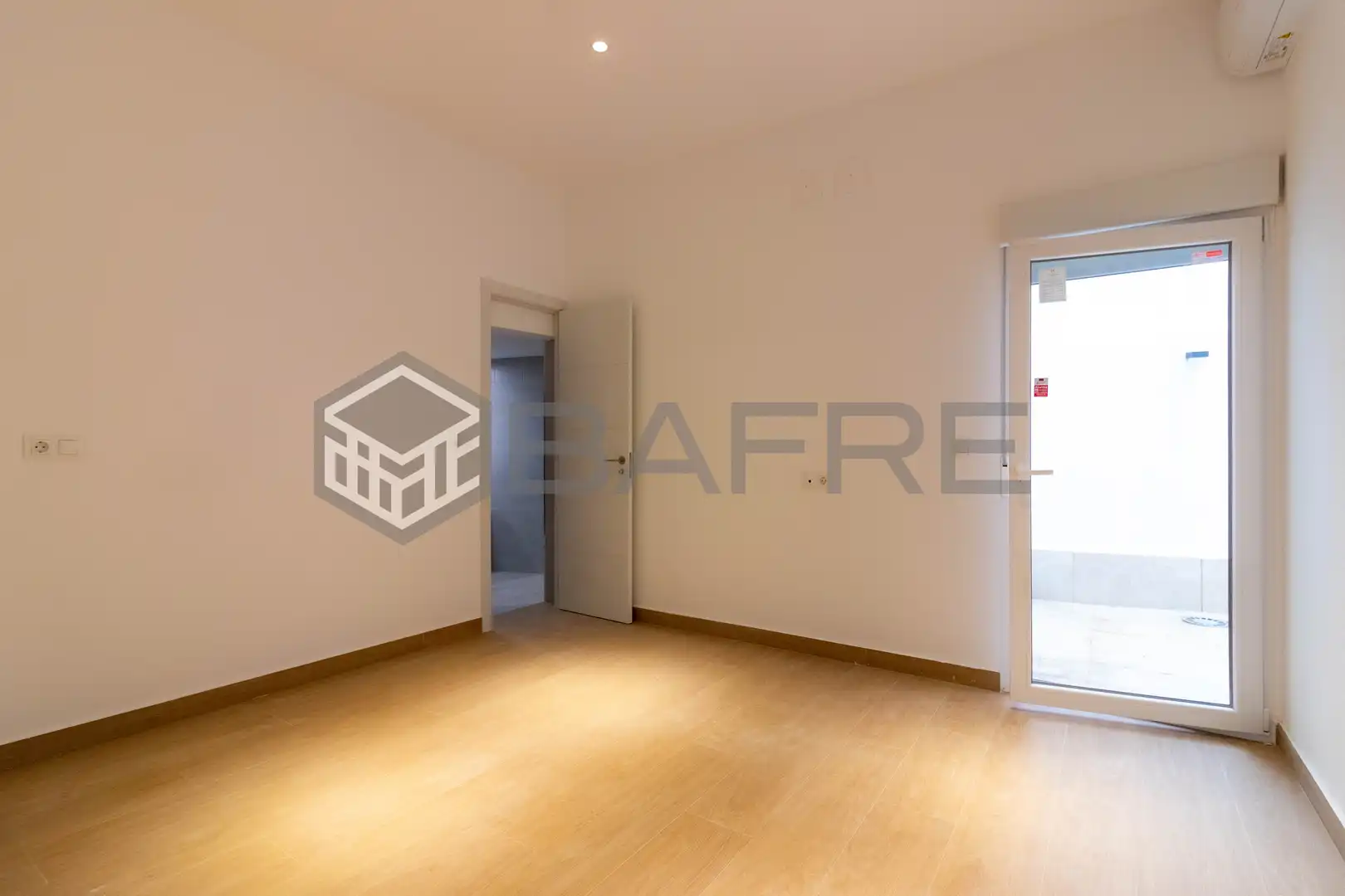 Wohnung zum Verkauf in Madrid mit Klimaanlage und Heizung