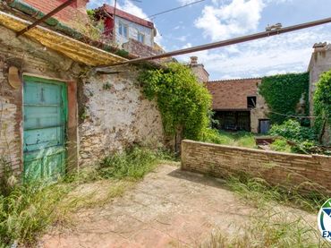 Maison mitoyenne avec balcon à vendre à Carrer Nou