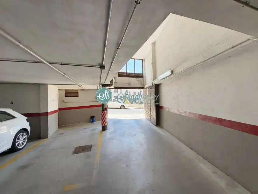 Parking de Piso de alquiler en Segovia con Calefacción, Parquet y Terraza