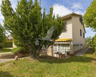 Exterior view of House or chalet for sale in Azuqueca de Henares  with Heating, Private garden and Storage room