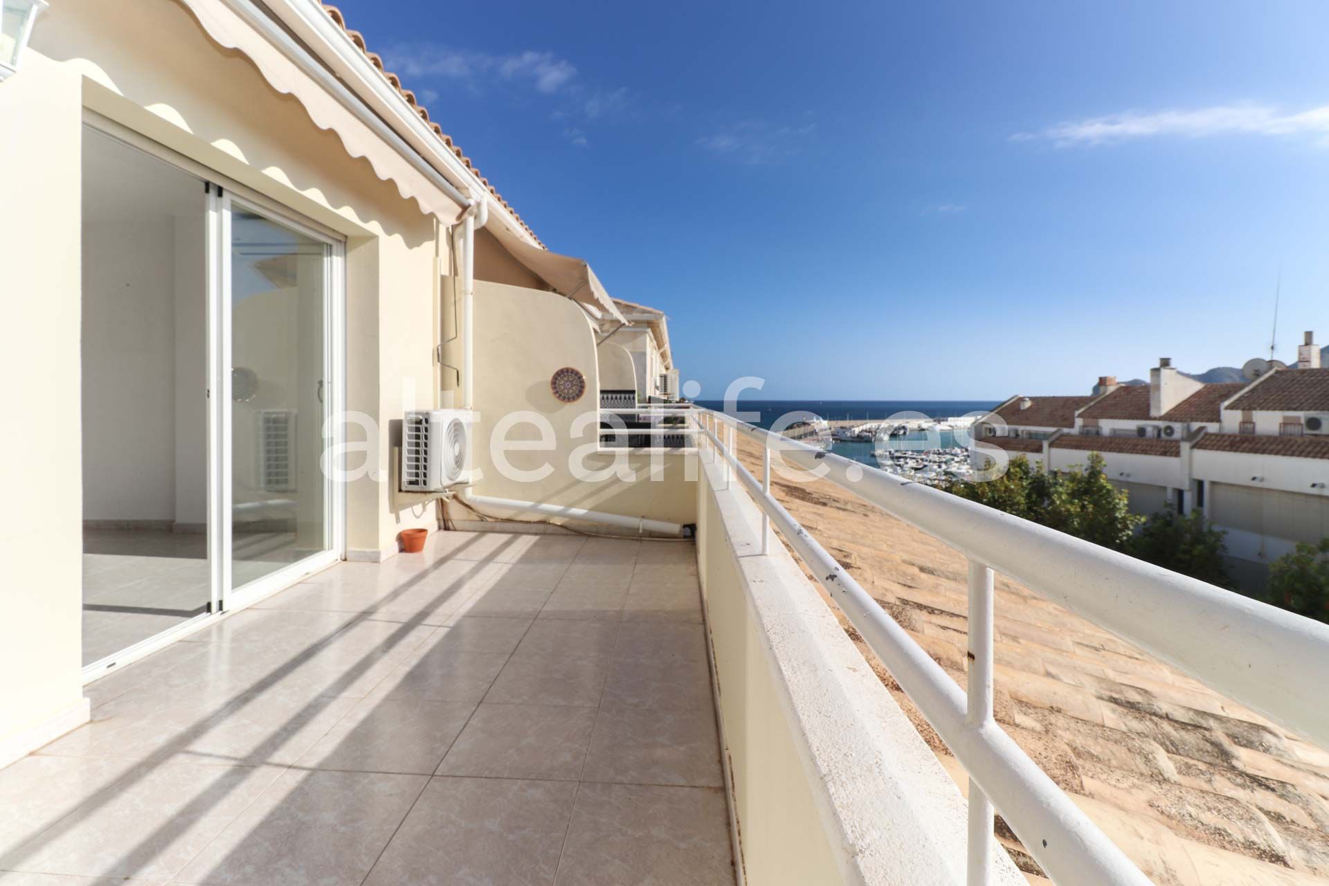 Vista exterior de Àtic en venda en Altea amb Aire condicionat, Calefacció i Terrassa