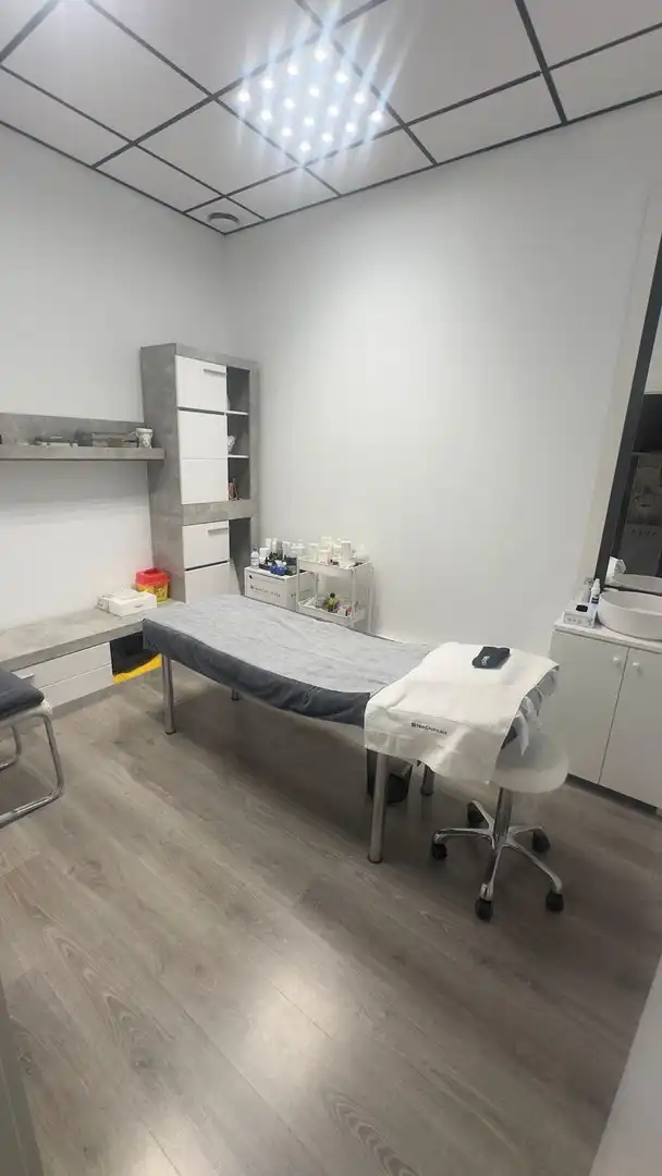 Schlafzimmer von Büro zur Miete in Valencia mit Klimaanlage und Heizung