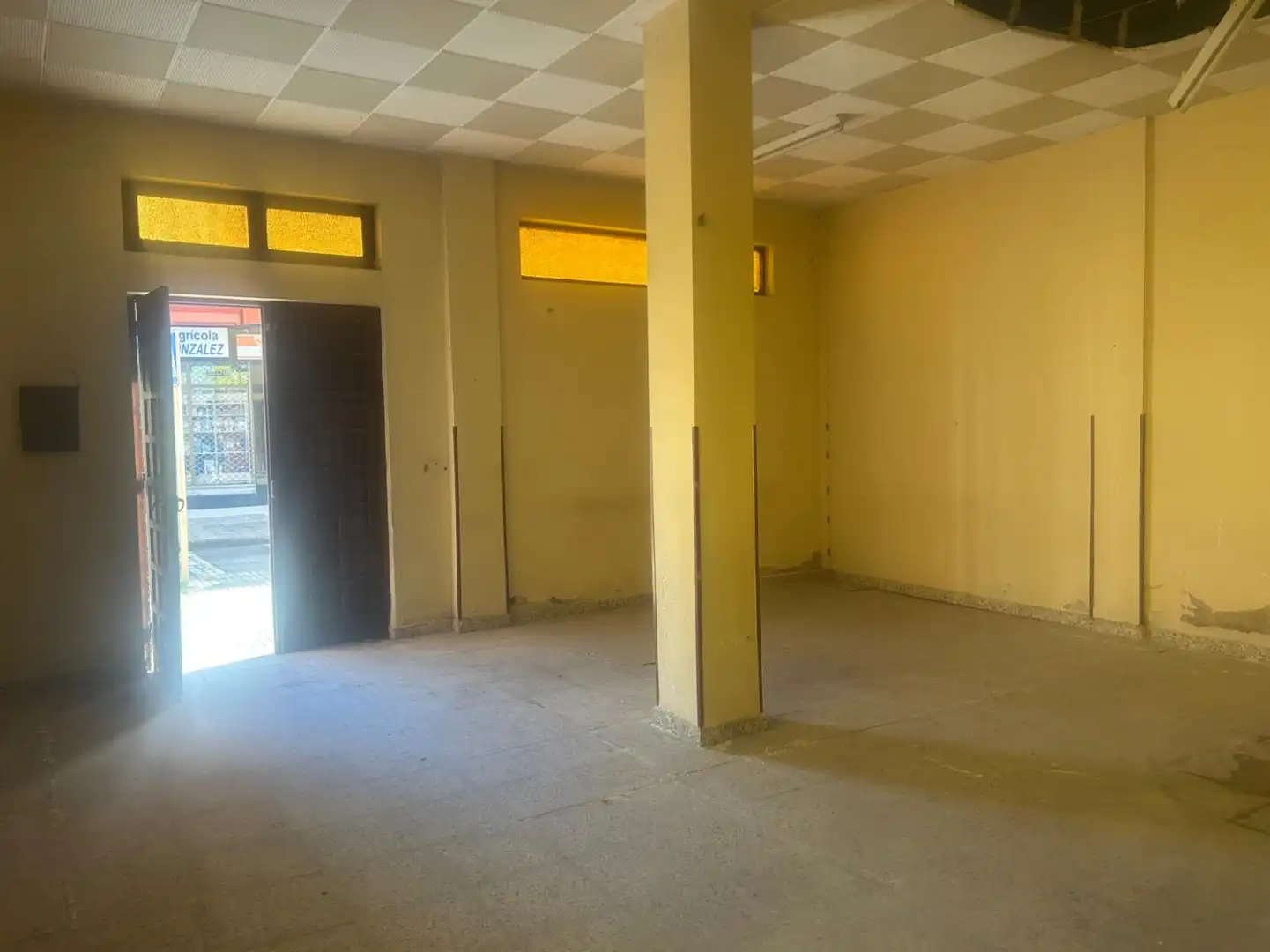 Business premises to rent in Torrelavega - CL VALDALIGA, imagen 3