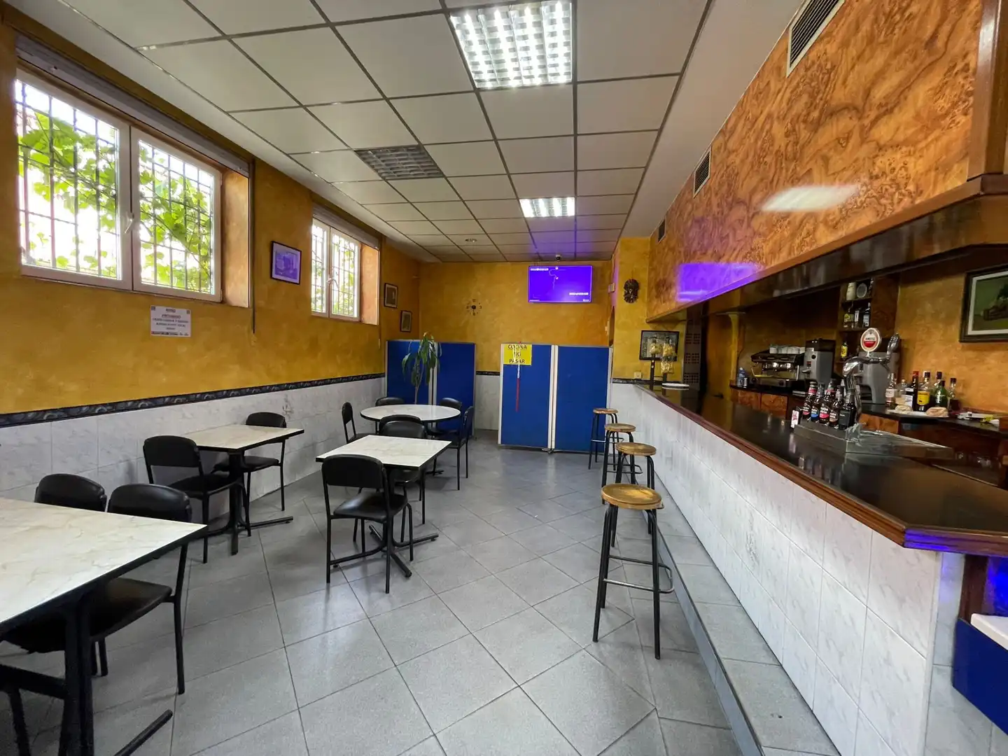 Local en venta en Valle de Trápaga-Trapagaran con Aire acondicionado, Terraza y Amueblado