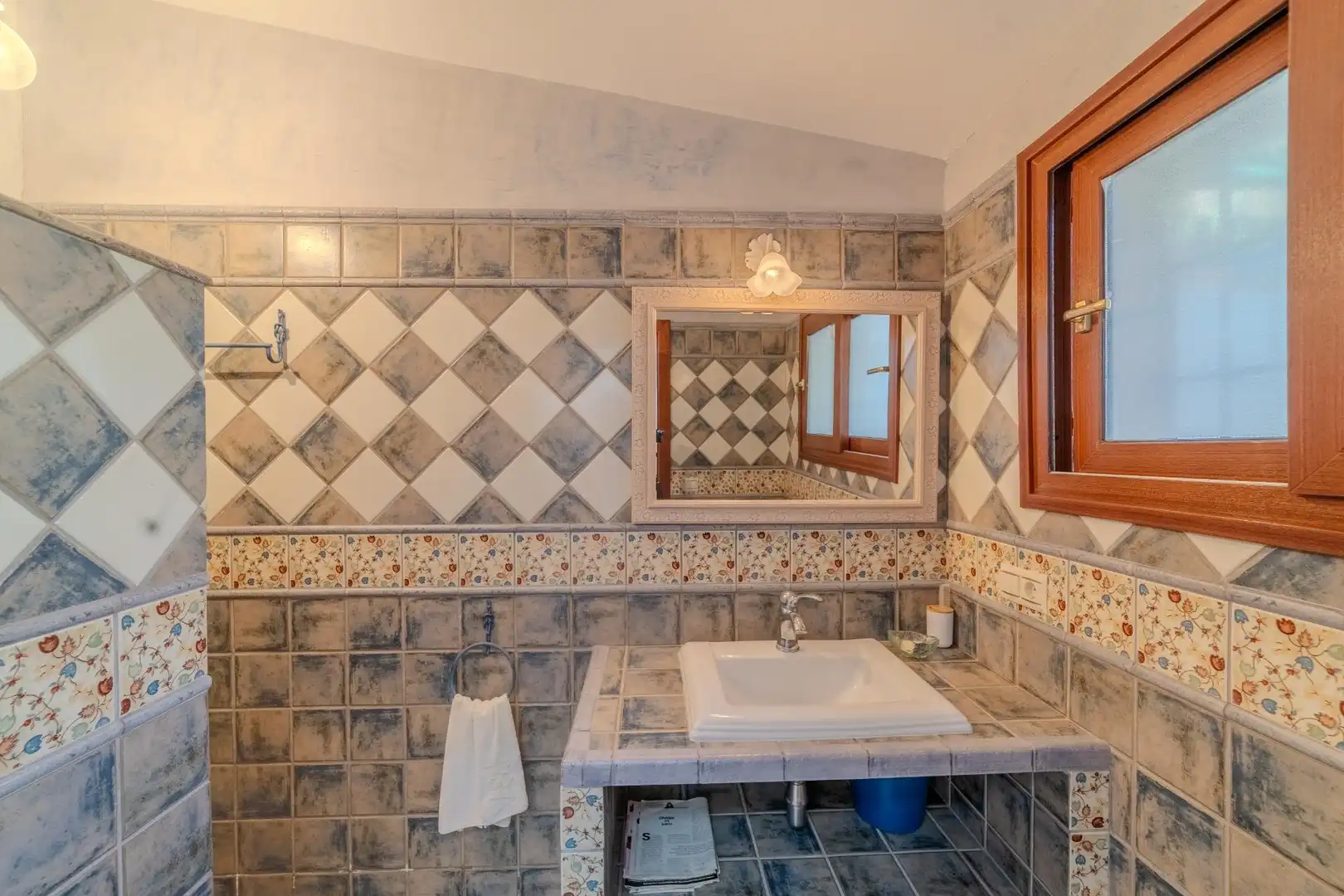 Bathroom of Houses for sale in Rincón de la Victoria  with Air Conditioner, Terrace and Storage room