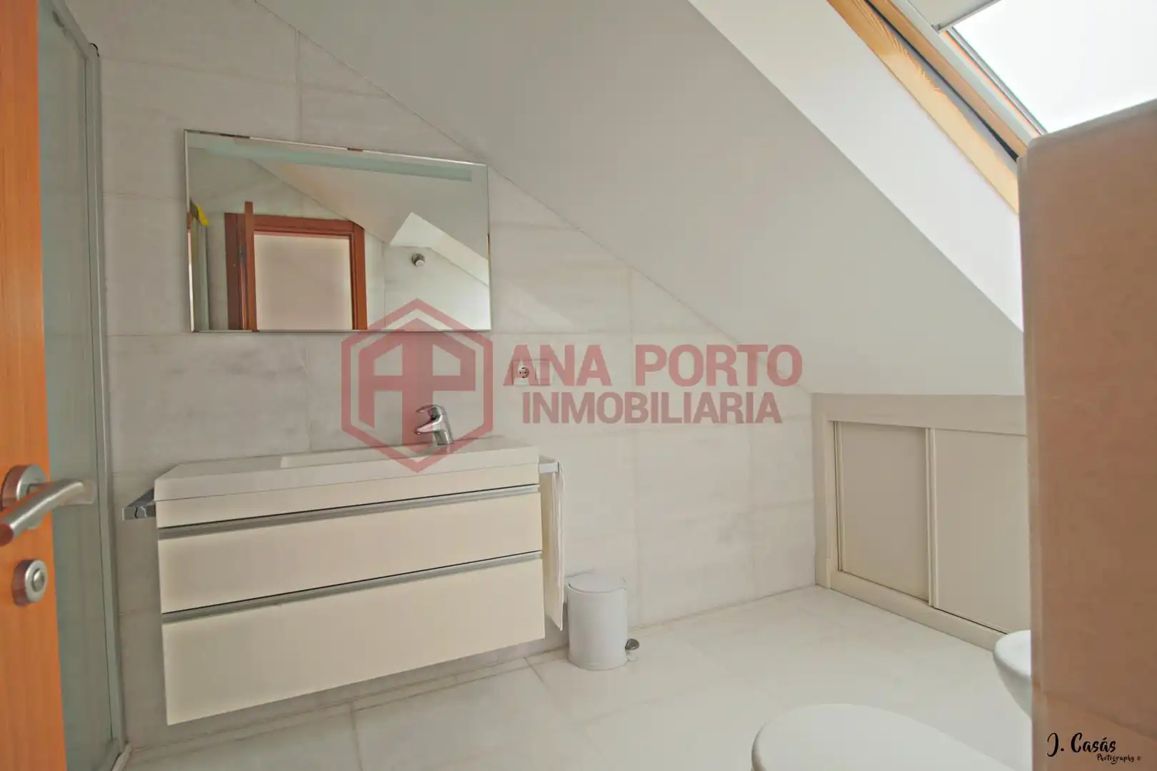 Bany de Casa adosada en venda en O Grove   amb Calefacció, Jardí privat i Parquet