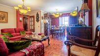 Sala d'estar de Pis en venda en  Sevilla Capital amb Aire condicionat, Calefacció i Terrassa