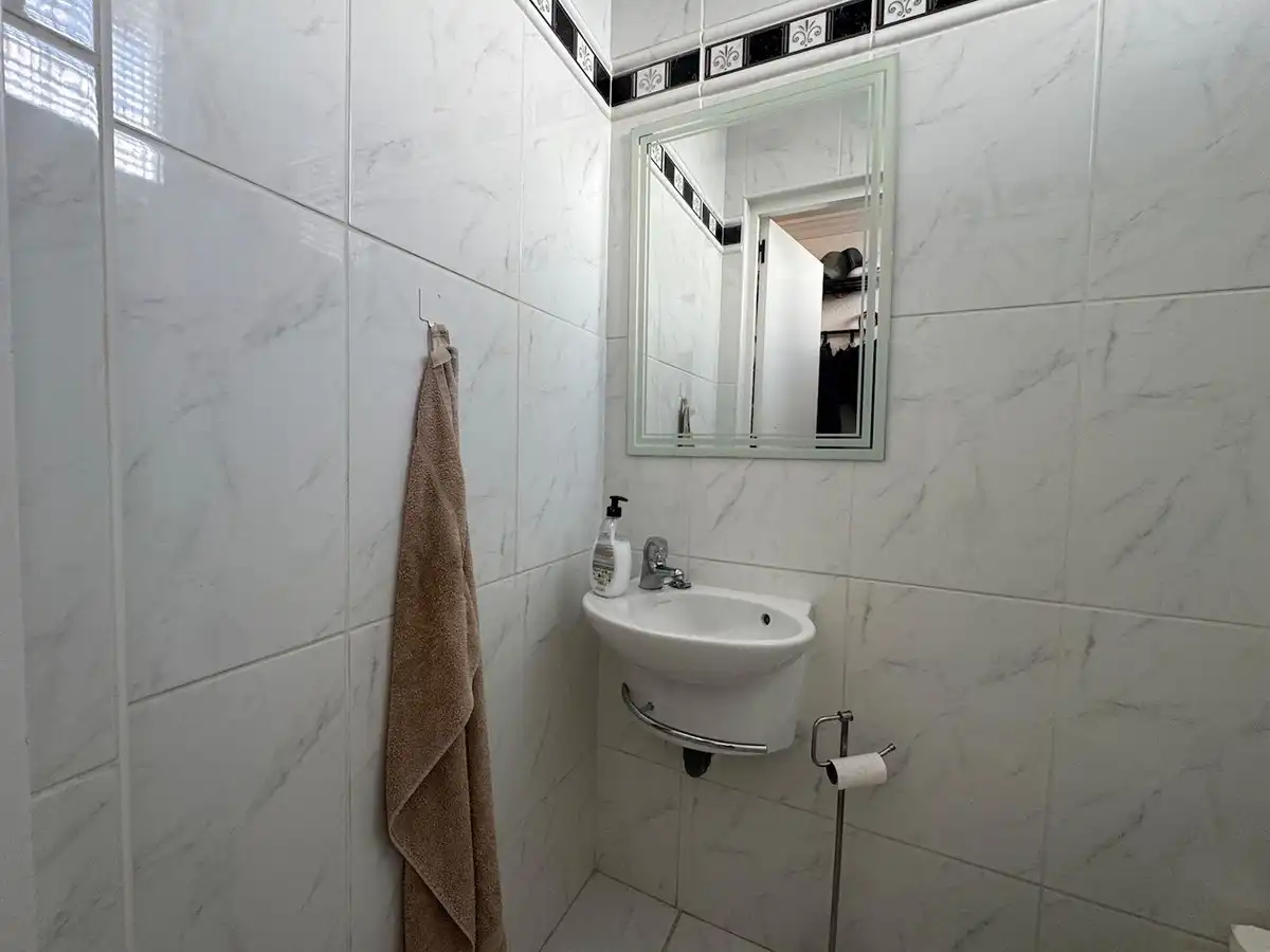 Baño de Casa adosada en venta en Benalmádena con Aire acondicionado, Terraza y Piscina comunitaria