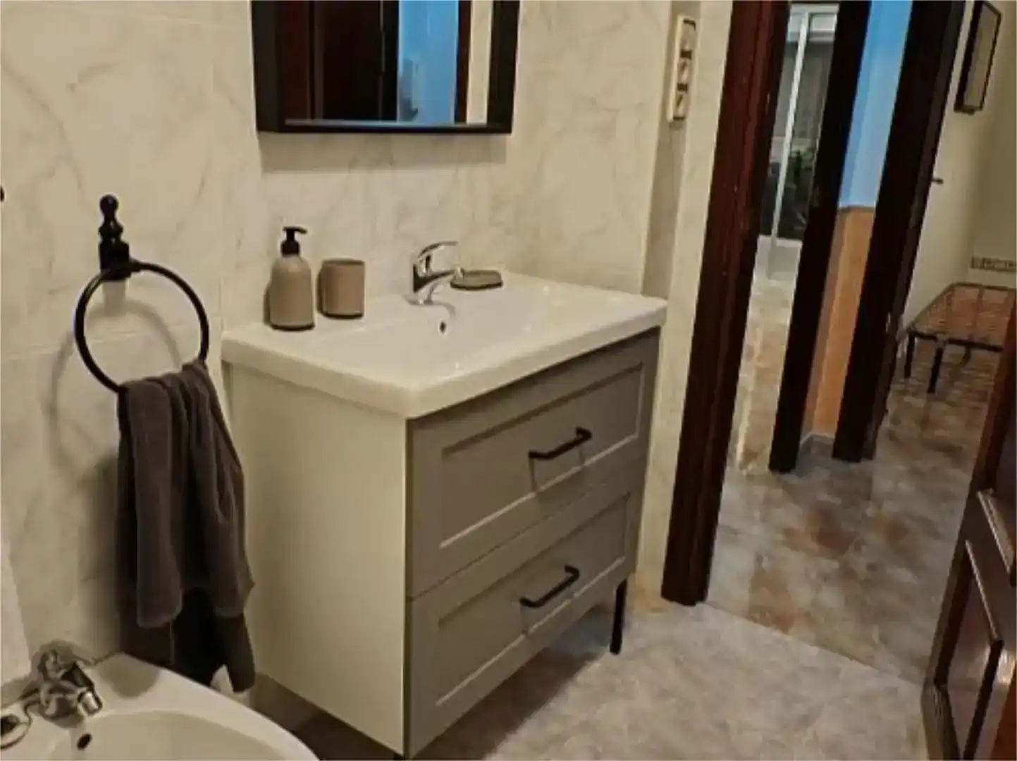 Badezimmer von Wohnung zur Miete in Zaragoza mit Möbliert, Ofen und Waschmaschine